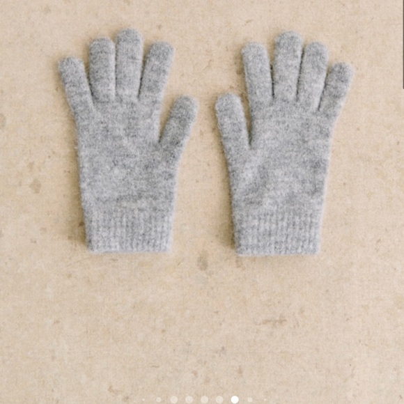 NWT Sézane Marianne Scarf and Owen Gloves - Picture 2 of 6